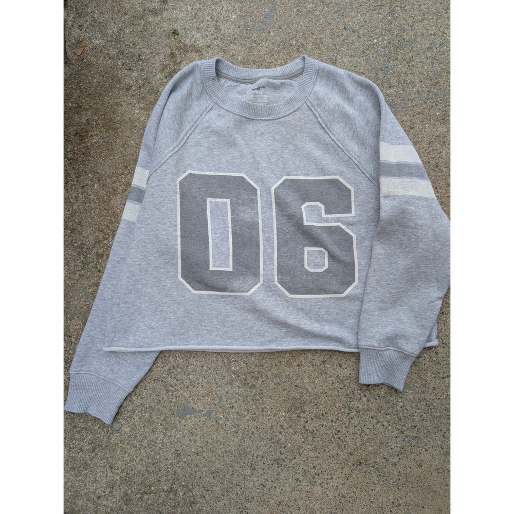 Aeropostale Womens Grey Cropped 06 Graphic Varsity Stripe Sweatshirt Size M
